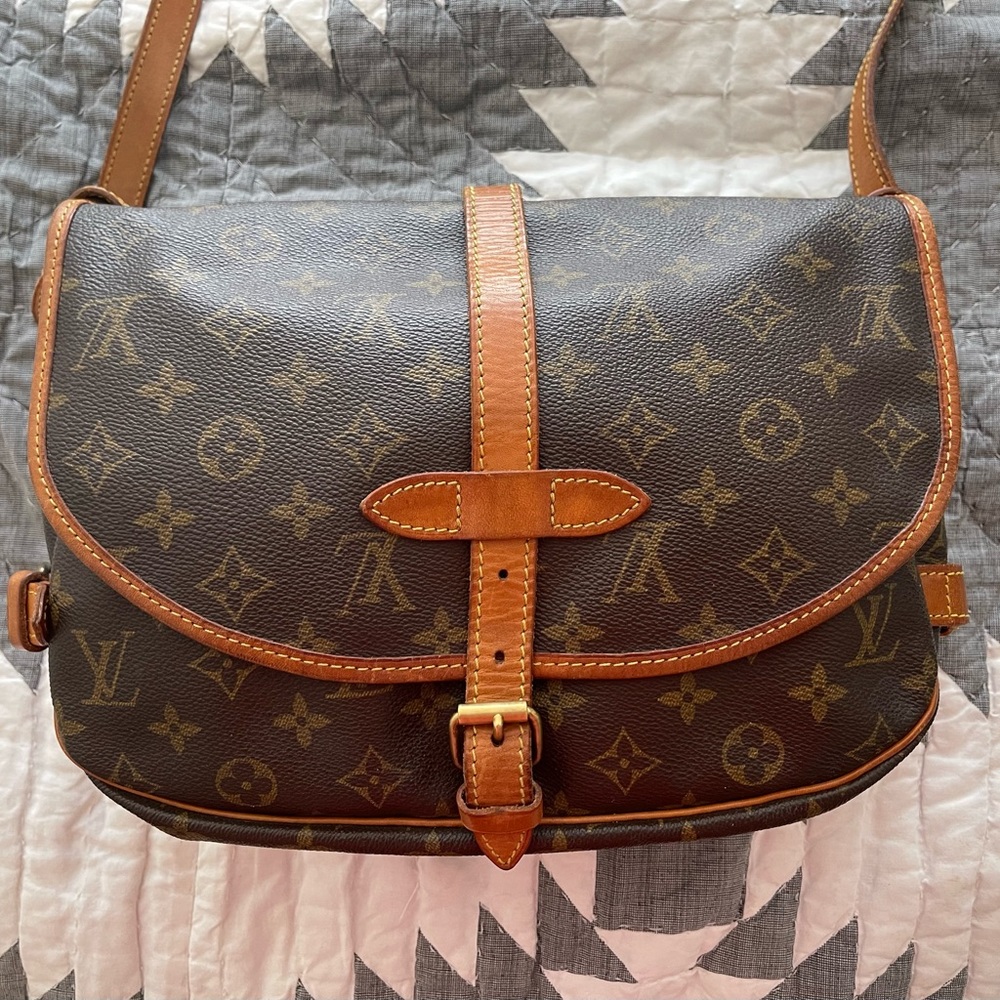 Authentic Louis Vuitton Saumur 30